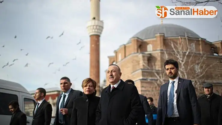 Çavuşoğlu, Bulgaristan'da cami ve müftülüğü ziyaret etti