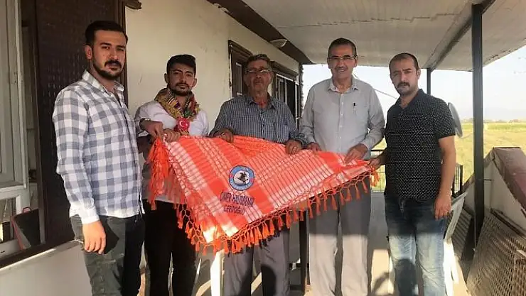 'Cerit Türkmenlerinden baba Halisdemir´e ''Türkmen Yağlığı'''
