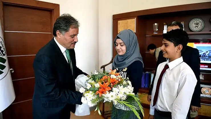 YENİ EĞİTİM ÖĞRETİM YILININ   HAYIRLI OLMASINI DİLİYORUM