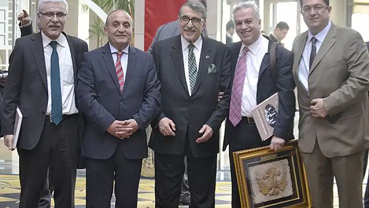 İnönü Üniversitesine Türkiye Başarı ve Uluslararası Dostluk Barış Ödülü