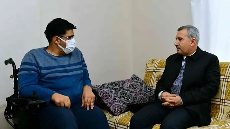 'Çınar, engelli gencin akülü araç talebine kayıtsız kalmadı'