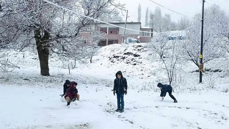 'Çocuklar kartopu oynayarak karın tadını çıkardı'