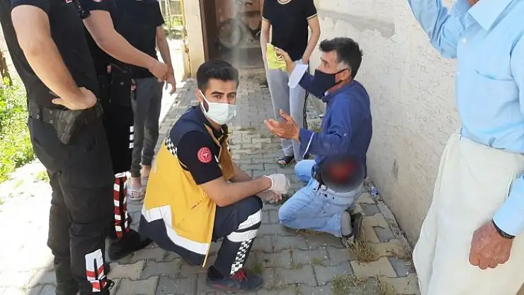 '''Çocuklar ses yapıyor'' kavgası kanlı bitti: 2 yaralı'