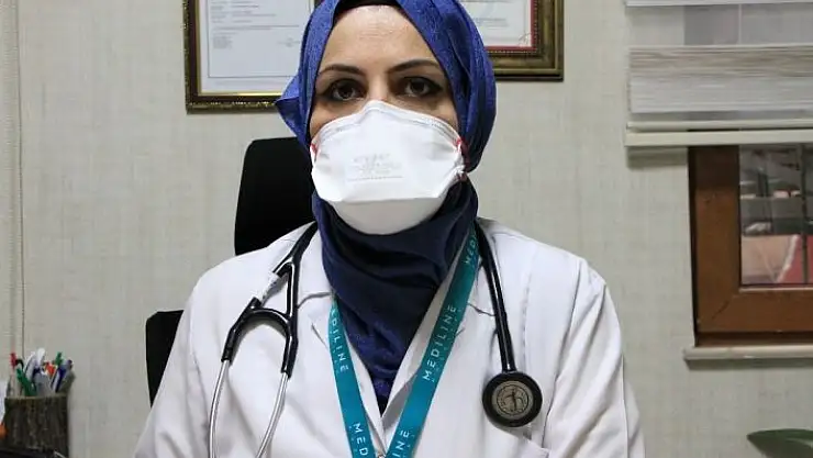 'Covid´i atlatan İç Hastalıkları Uzmanı uyardı: ''Kafalarına göre ilacı kesiyorlar'''