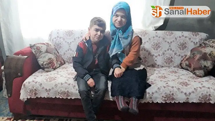 Cüce çift iş istiyor