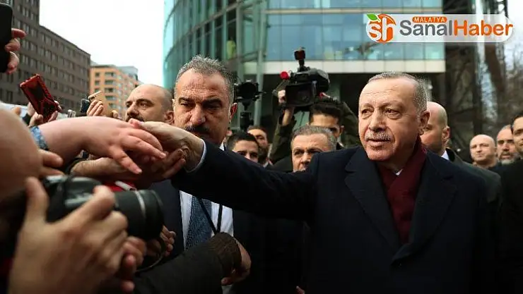 Cumhurbaşkanı Erdoğan'a Almanya'daki Türklerden sevgi gösterisi