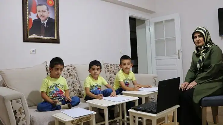 'Cumhurbaşkanı Erdoğan´ın ismini taşıyan üçüzlerin evleri sınıfları oldu'