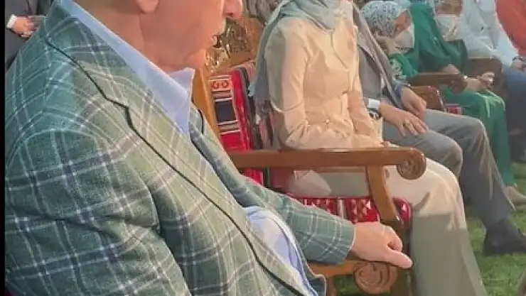 'Cumhurbaşkanı Erdoğan, şiirini dinlerken gözyaşlarını tutamadı'