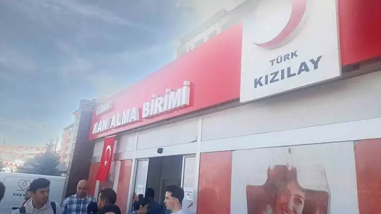 'Cumhuriyet´in 100. yılında engellilerden kan bağışı'