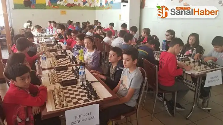 Cumhuriyet satranç turnuvası düzenlendi