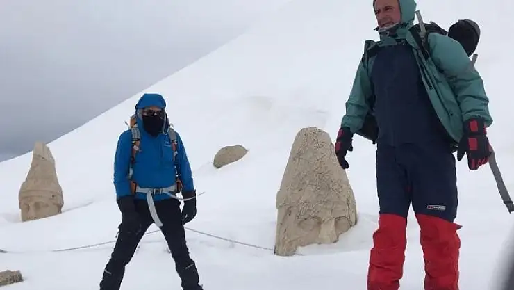 'Dağcılar Nemrut Dağı zirvesine çıktı'