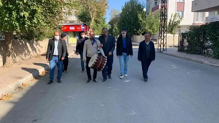 'Davullu zurnalı `aşı´ daveti'