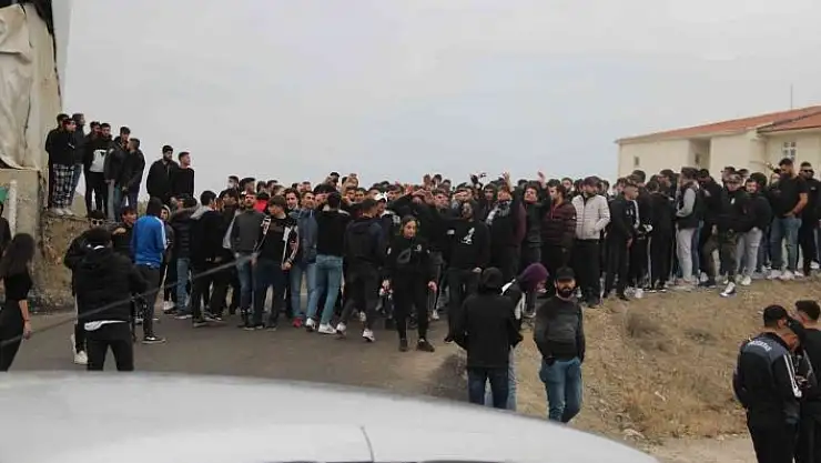 'Deplasman yasağından habersiz 2 otobüs taraftar dışarıda kaldı'