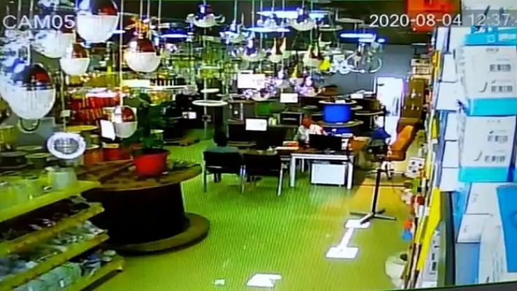 'Deprem anı Elazığ´da kameralara yansıdı'