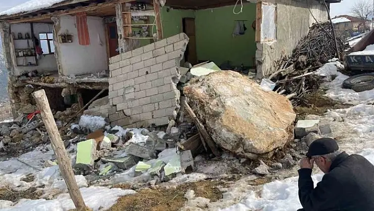 'Depremde dağdan kopan kayalar evlerin üzerine düştü'