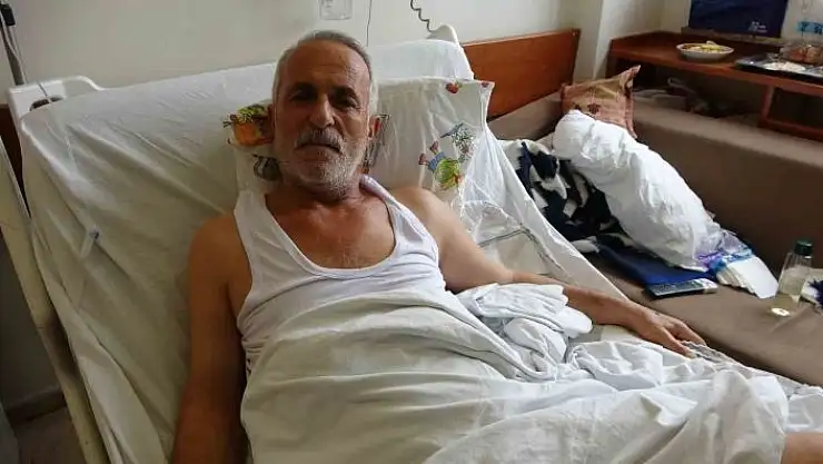 'Depremde eşini kaybeden ve kendi enkaz altından çıkartılan depremzede, ''Sanki bir rüzgar geldi evi götürdü'''