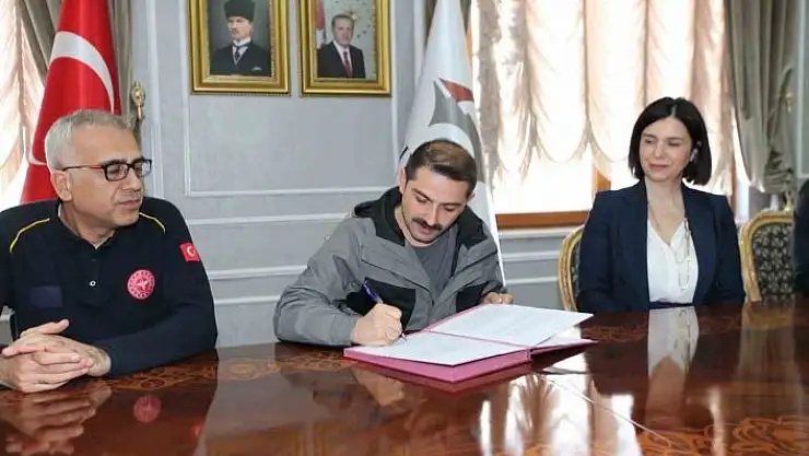 'Depremde hasar gören Aile Sağlığı Merkezi yeniden yapılacak'
