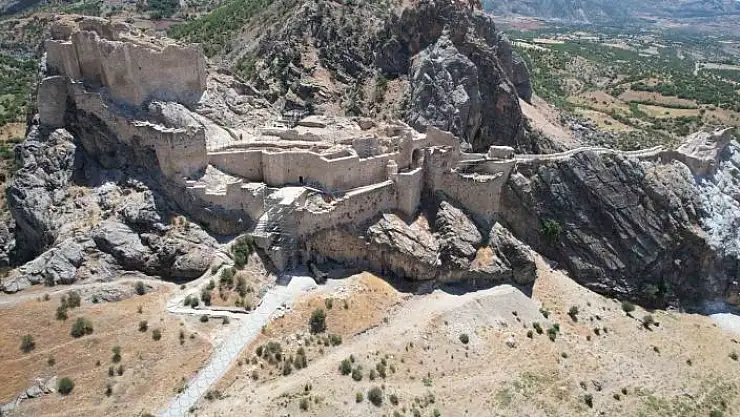 'Depremde hasar gören Yeni Kale´de restorasyon başladı'