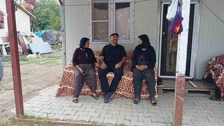 'Depremin merkezinde gönüllere dokunan Vali'