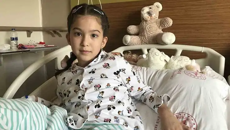 'Depremin simge ismi minik Yağmur, ''Artık üşümüyorum aksine terliyorum'''