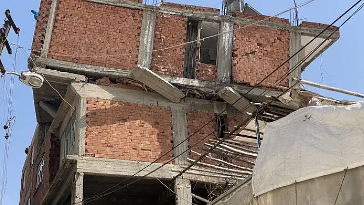 'Depremin yıktığı binada ilginç görüntüler ortaya çıktı'