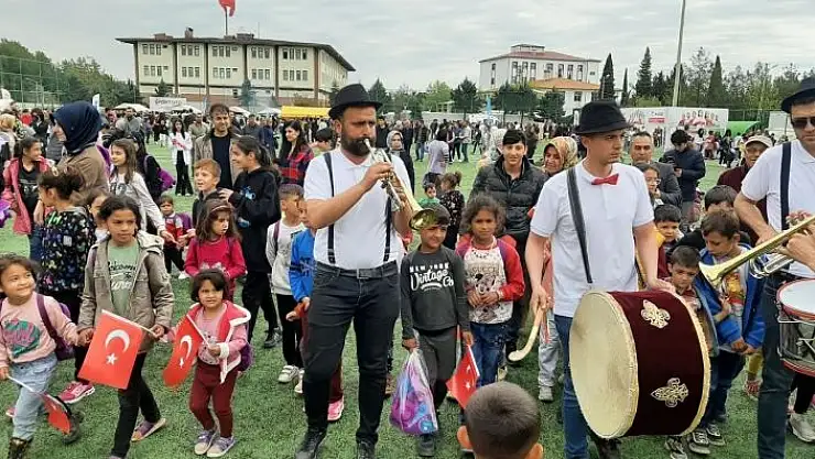 'Depremzede çocukların 23 Nisan coşkusu'