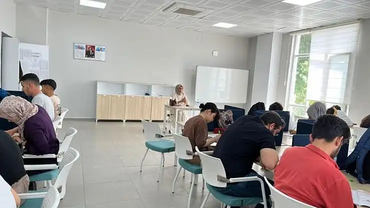 'Depremzede öğrencilere eğitim desteği'