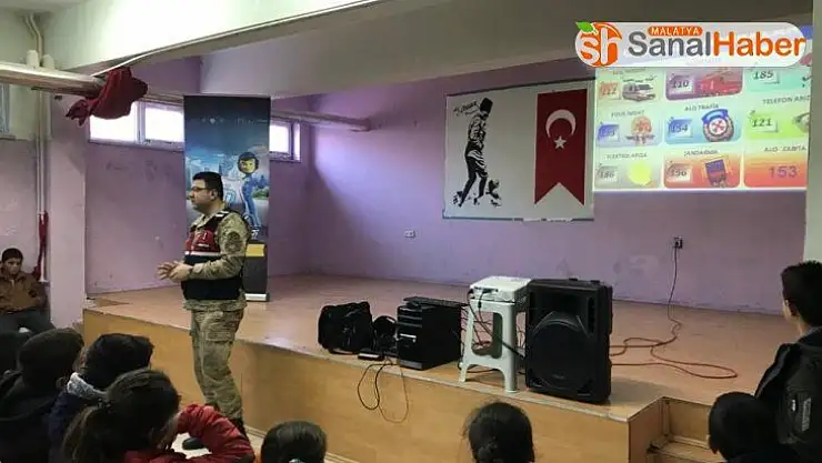 Depremzede öğrencilere trafik eğitimi verildi
