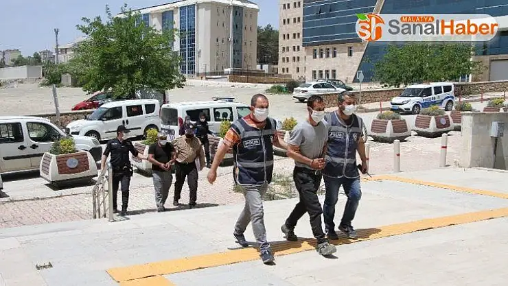 Depremzedelerin binalarından hırsızlık yapan şüpheliler yakalandı
