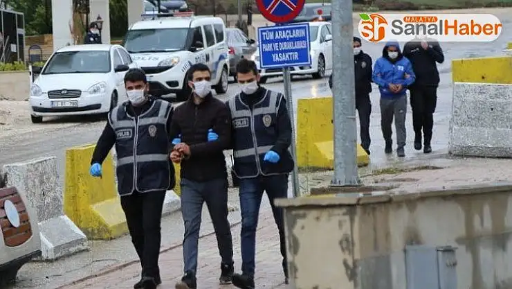 Depremzedelerin hasarlı evinden hırsızlık yapan 2 şüpheli de tutuklandı