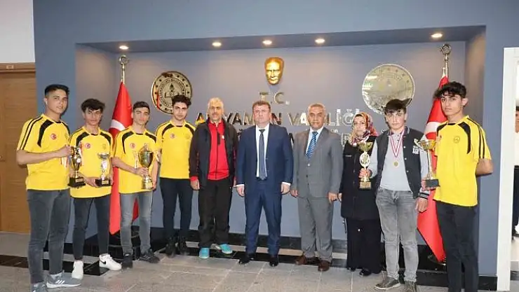 'Derece yapan öğrenciler, Müdür Aşcı ile bir araya geldi'