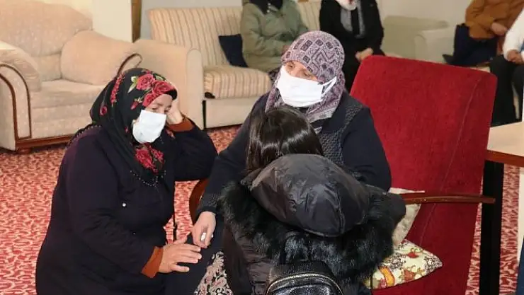'Diyarbakır annelerinden Malatyalı şehidin ailesine taziye ziyareti'