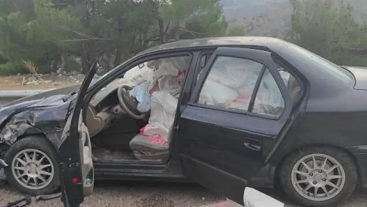 'Doğanşehir´de 2 otomobil çarpıştı: 1 yaralı'