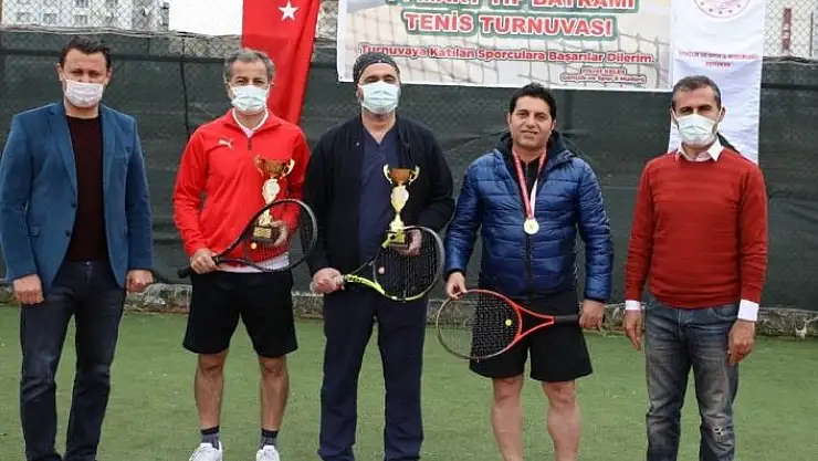 'Doktor ve kadınlara özel tenis turnuvası yapıldı'