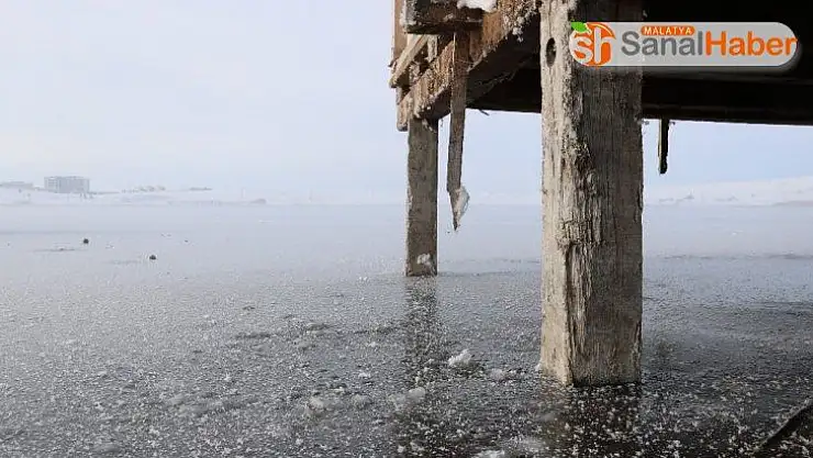 Donan gölde kartpostallık görüntüler oluştu