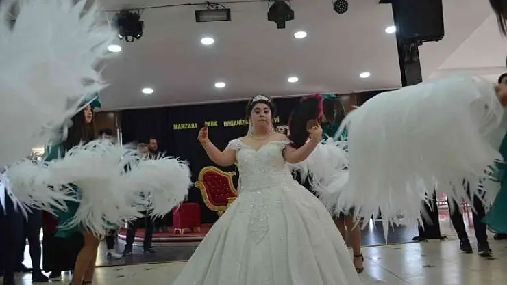 'Down sendromlu Mine´ye damatsız düğün'