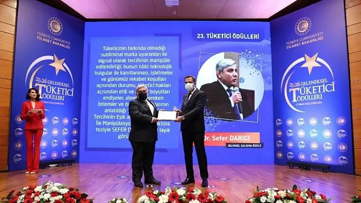 'Dr. Sefer Darıcı´ya ödül'