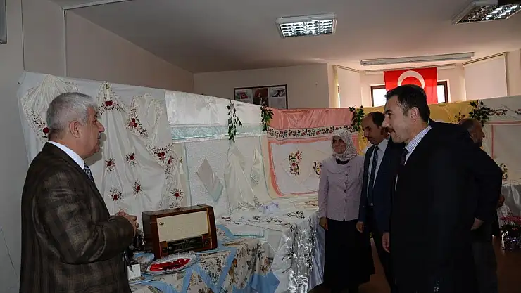 YEŞİLTEPE SEMT KONAĞI´NDA EL EMEĞİ GÖZ NURU SERGİSİ