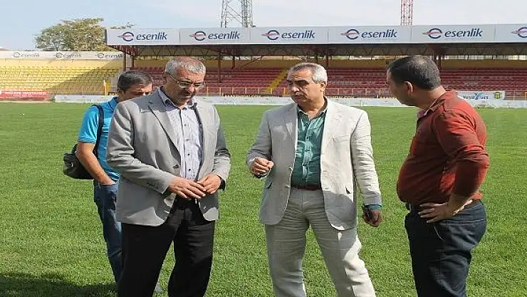 İNÖNÜ STADI´NIN BOZUK ZEMİNİNE RULO ÇİMLE İYİLEŞTİRME YAPILACAK 