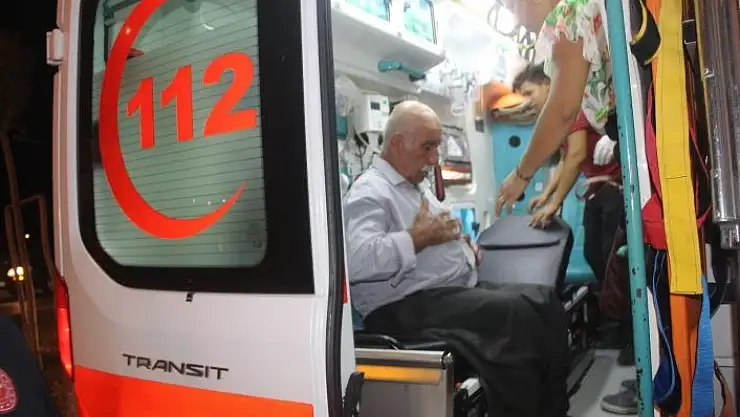 'Düğünden dönen aile kaza yaptı: 4 yaralı'