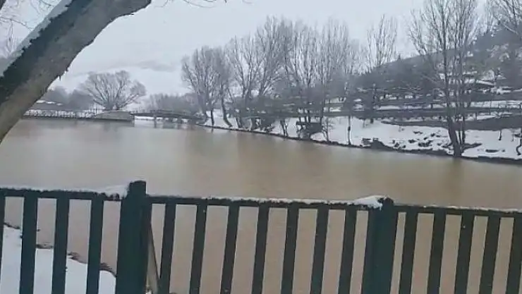 'Dünyanın en berrak göllerinden biriydi, deprem sonrası çamura bulandı'