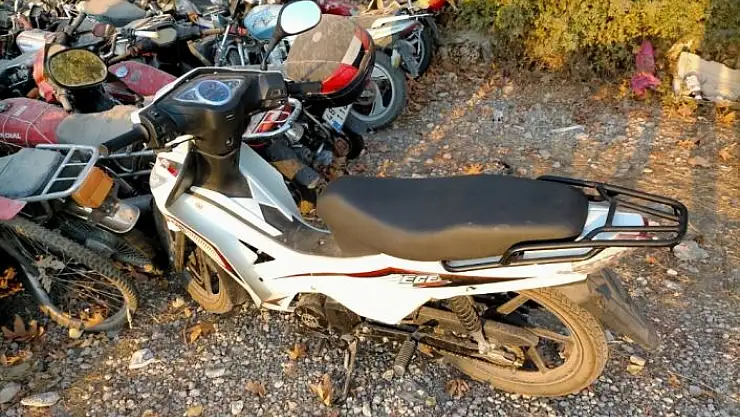 'Durdurulan plakasız motosiklet çalıntı çıktı'