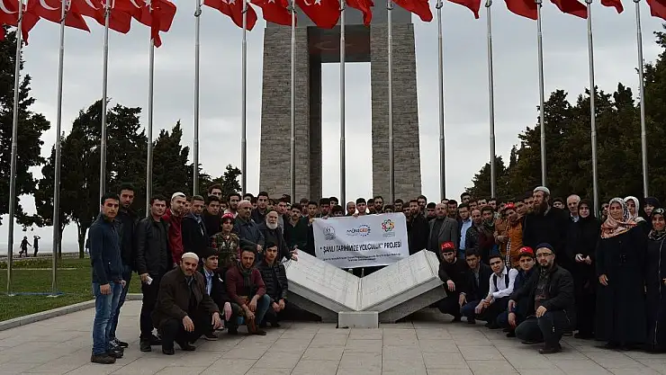 80 öğrenciyi Çanakkale-İstanbul gezisine götürüldü