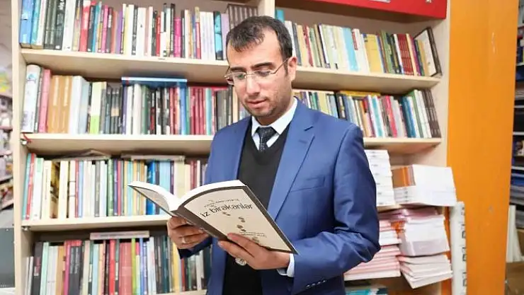 'Eğitimci Mehmet Aluç´un ilk kitabı İz Bırakanlar okurla buluştu'