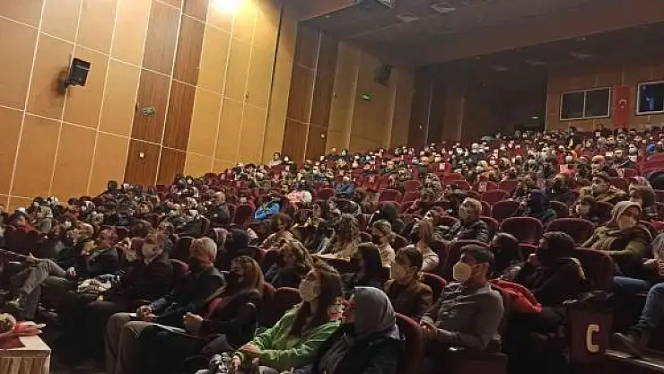 'Eğitimci-Yazar Dinç öğrencilerle buluştu'