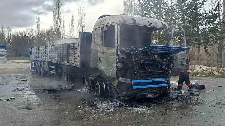 Ekmek kapısı alev alev yandı, sürücünün feryadı yürekleri sızlattı
