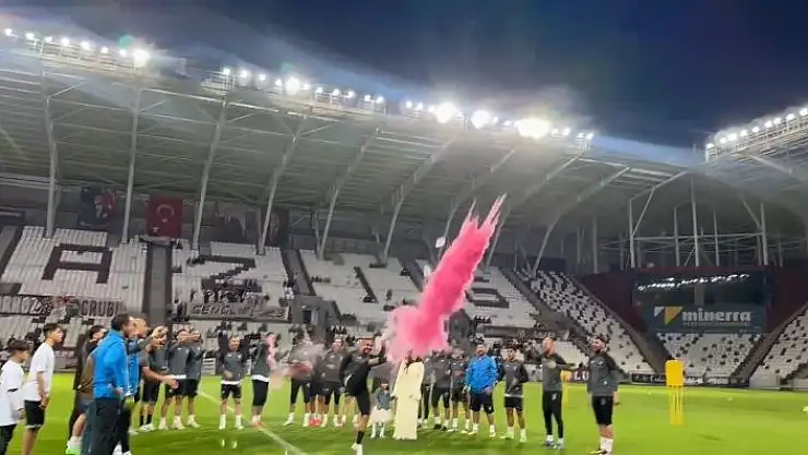 'Elazığ Atatürk Stadyumunda sürpriz parti'