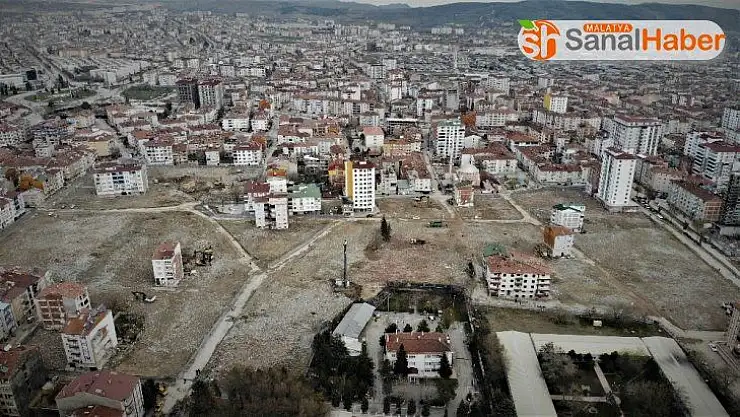 Elazığ'da 14 kişinin hayatını kaybettiği mahallenin son hali görüntülendi
