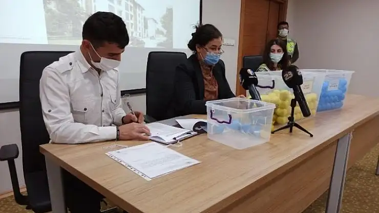 'Elazığ´da 167  hak sahibi  kurayla  evlerine kavuştu'