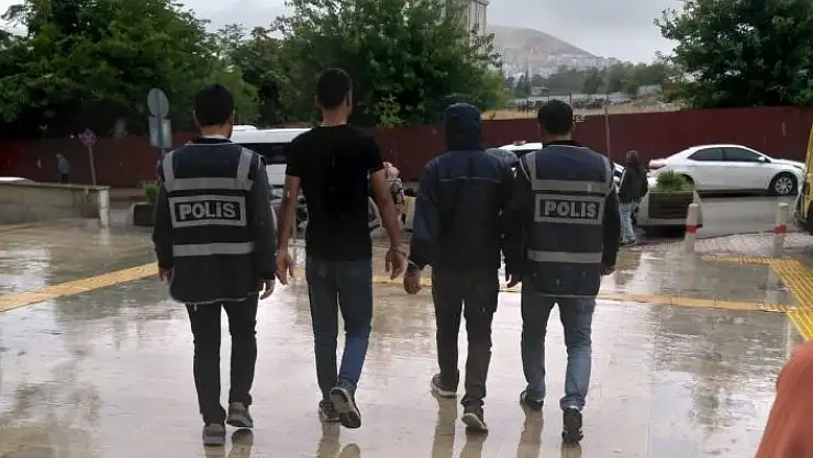 'Elazığ´da 24 yıl kesinleşmiş hapis cezası bulunan 3 zanlı tutuklandı'